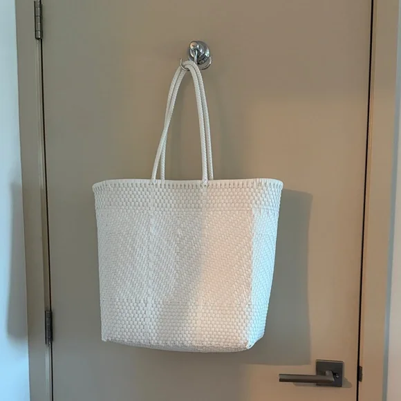 White Woven Tote Bag with Tassels - Picture 2 of 4